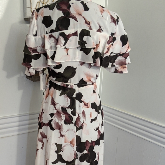 **SOLD**Cute Ruffles Midi Dress - Picture 3 of 5